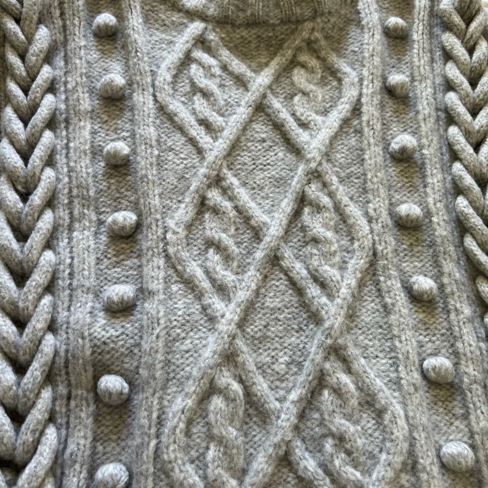 H&M Sweater - Picture 3 of 4